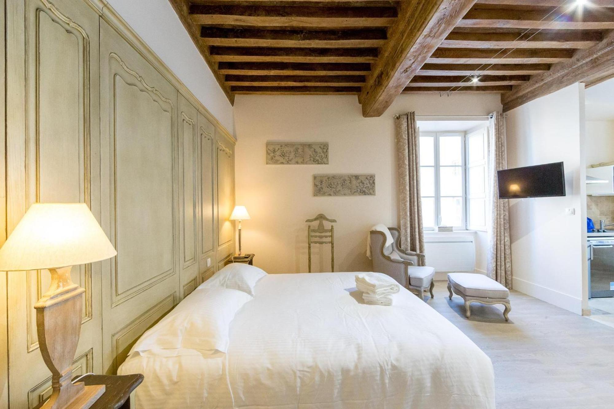 Le Cara - 4 Appartements Calmes Et Chics Au Coeur De Beaune Beaune  Oda fotoğraf