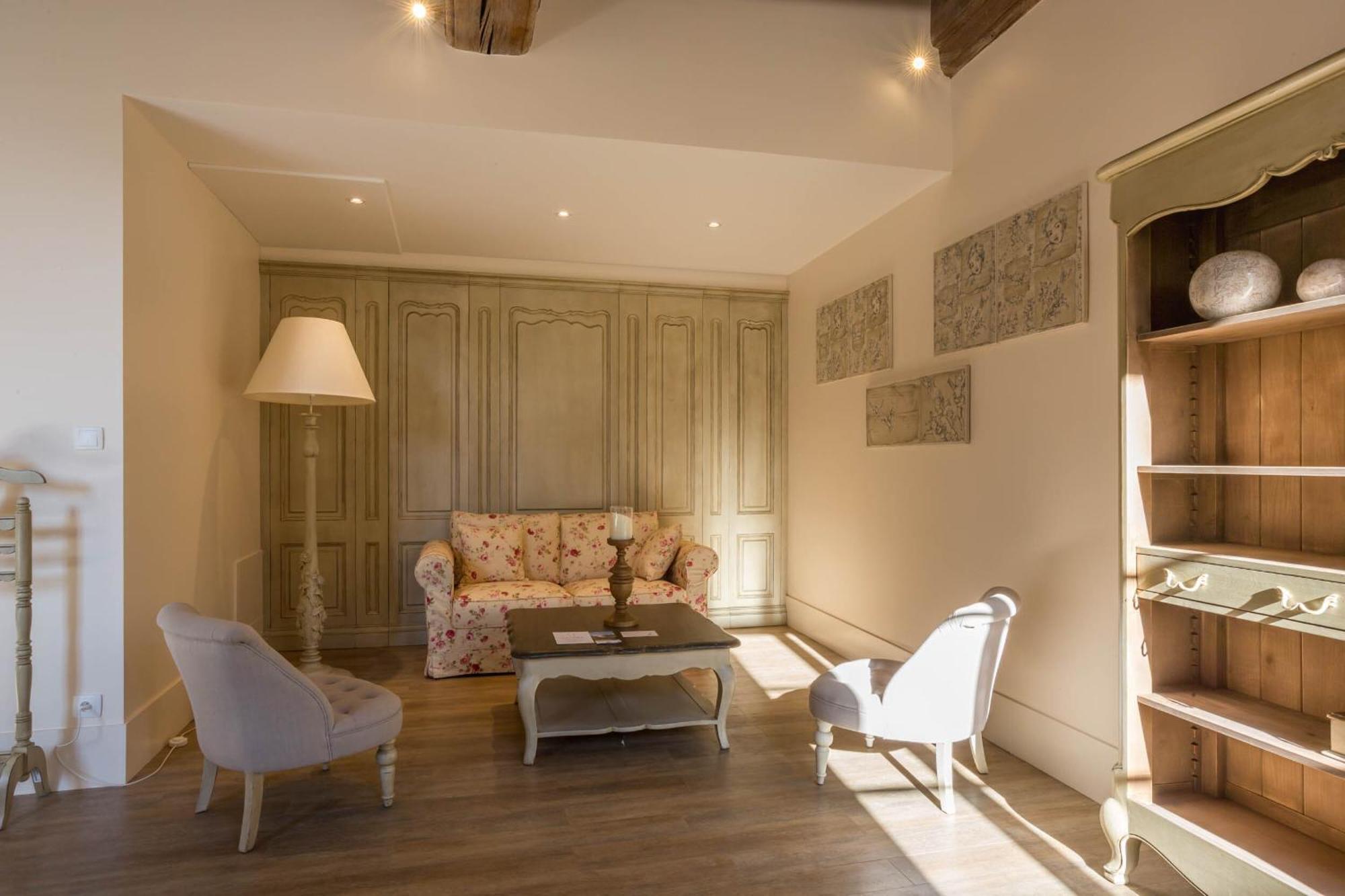 Le Cara - 4 Appartements Calmes Et Chics Au Coeur De Beaune Beaune  Oda fotoğraf